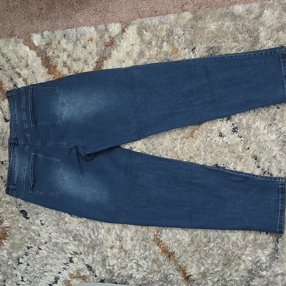Tiktok Shop Jeans - Picture 3 of 5